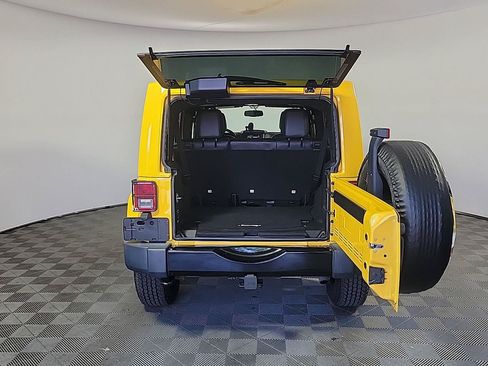 Used 2015 Jeep Wrangler Unlimited Sahara AWD/4WD image 6