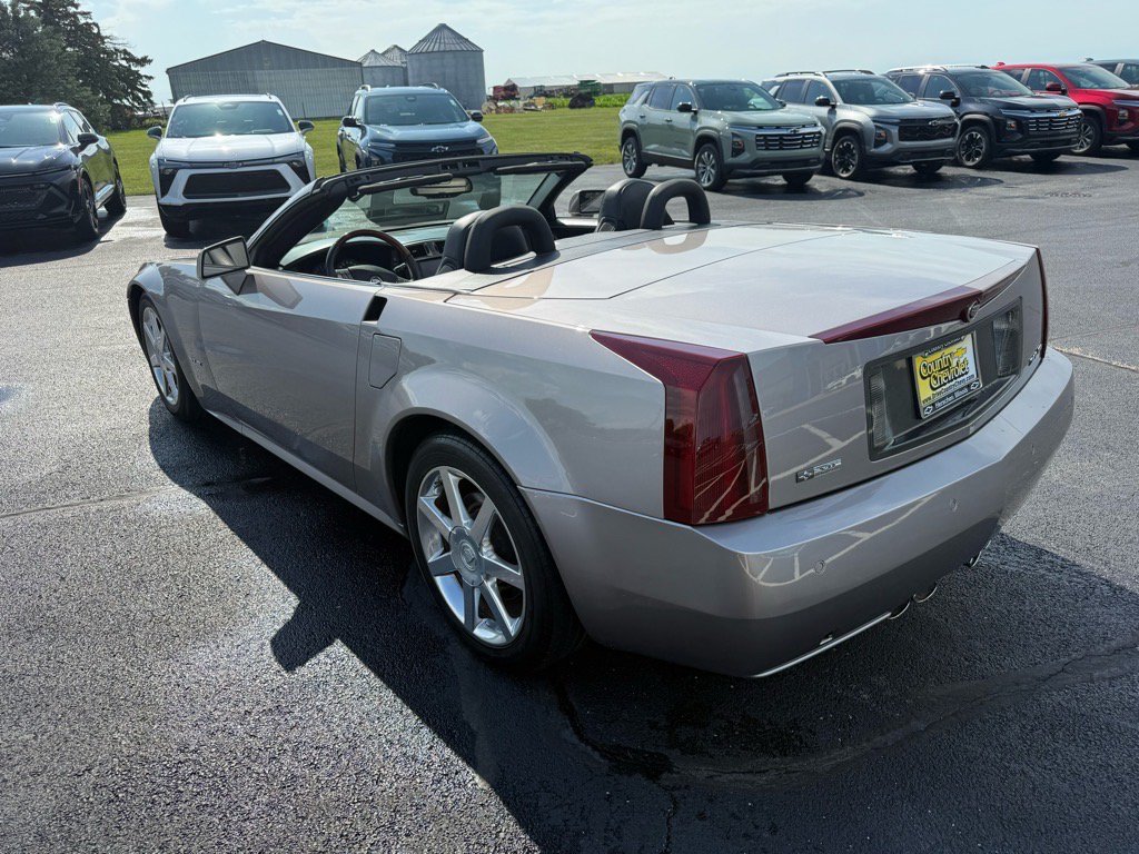 Used 2005 Cadillac XLR RWD image 3