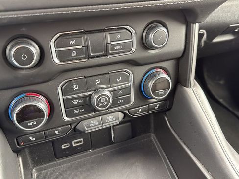 Used 2024 Chevrolet Tahoe LT image 30