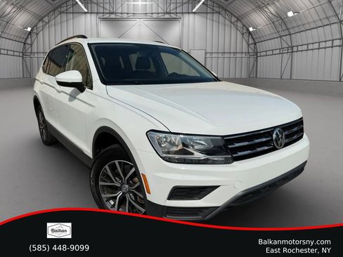 Used 2020 Volkswagen Tiguan SE w/ Panoramic Sunroof Package image 1