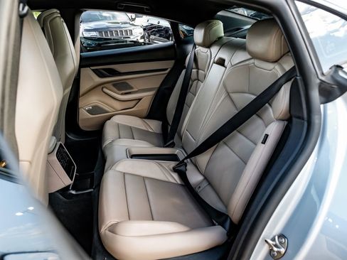 Used 2022 Porsche Taycan image 39