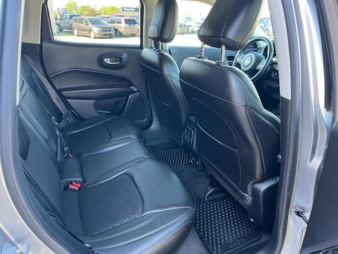 Used 2018 Jeep Compass Latitude w/ Popular Equipment Group AWD/4WD image 10
