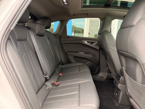 Used 2022 Audi Q4 e-tron Premium Plus w/ Premium Plus AWD/4WD image 19