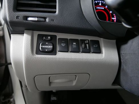 Used 2013 Toyota Highlander Limited image 26