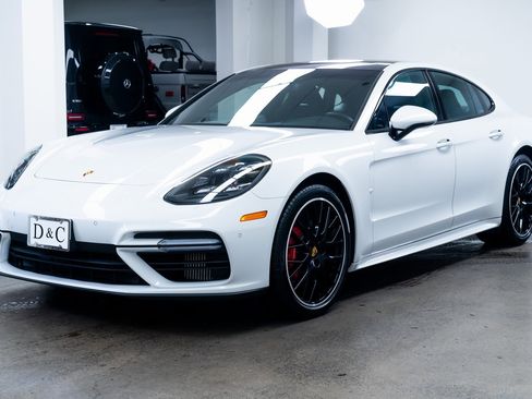 Used 2019 Porsche Panamera Turbo image 3