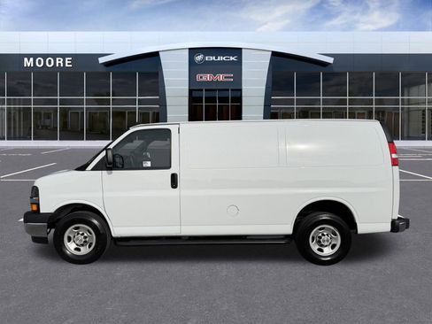 Used 2024 Chevrolet Express 2500 w/ Driver Convenience Package image 6