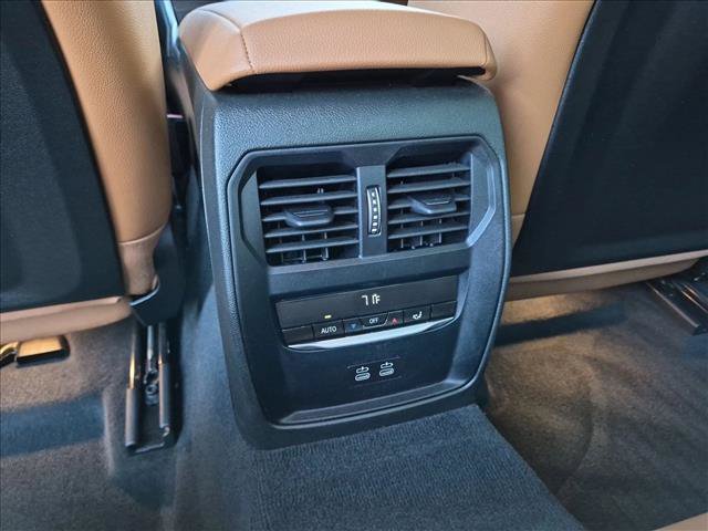 Certified 2024 BMW 330i Sedan w/ Convenience Package RWD image 18