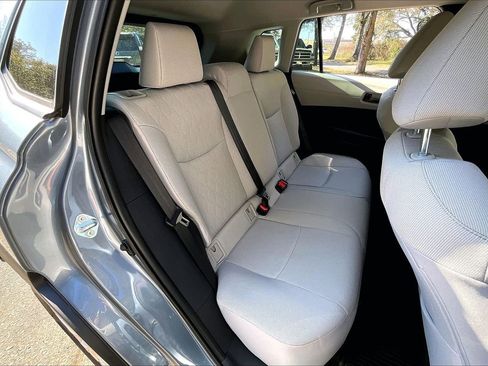 Used 2024 Toyota Corolla Cross L image 22