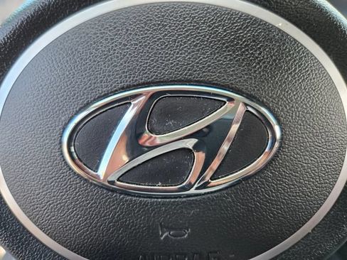 Used 2023 Hyundai Elantra SEL w/ Convenience Package FWD image 30