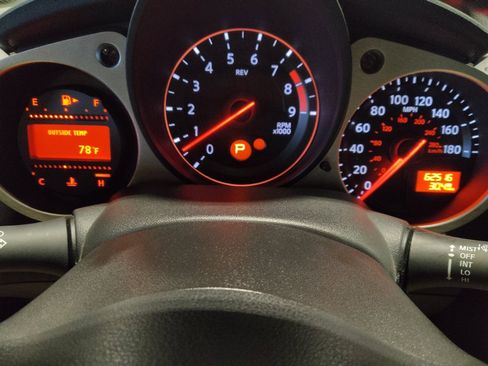 Used 2017 Nissan 370Z Roadster image 23