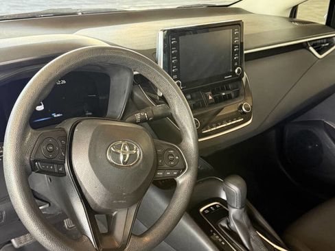 Used 2021 Toyota Corolla LE image 24