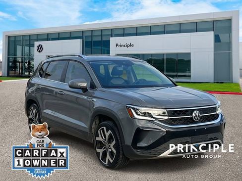 Used 2022 Volkswagen Taos SEL w/ Panoramic Sunroof Package image 3