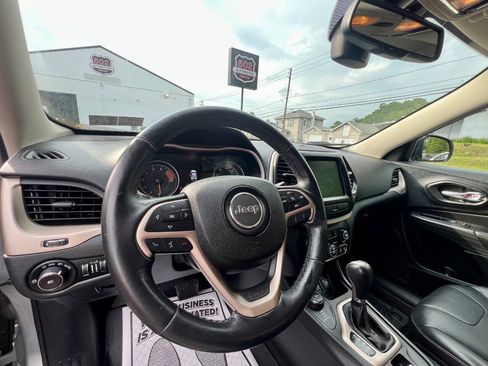 Used 2016 Jeep Cherokee Limited AWD/4WD image 19