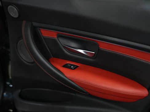 Used 2018 BMW M3 Coupe w/ Competition Package image 30