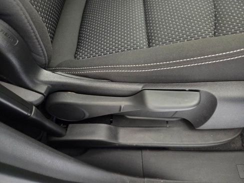 Used 2023 GMC Terrain SLE w/ Driver Convenience Package FWD image 15