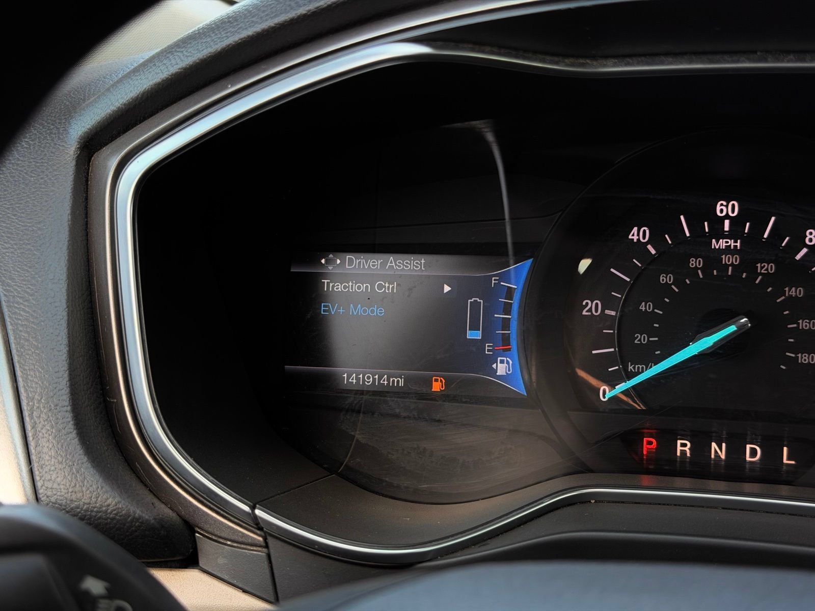 Used 2017 Ford Fusion SE FWD image 28
