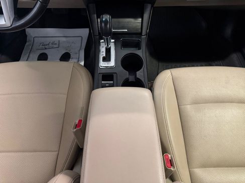 Used 2016 Subaru Outback 2.5i Limited AWD/4WD image 15
