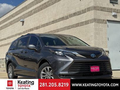 New 2025 Toyota Sienna LE