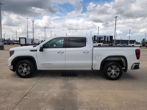 Used 2025 GMC Sierra 1500 SLT RWD image 9