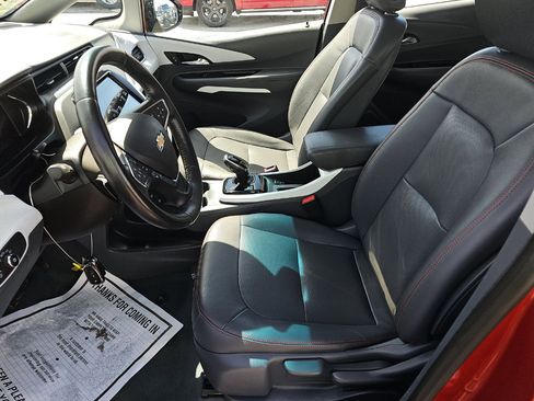 Used 2021 Chevrolet Bolt Premier w/ Infotainment Package image 5