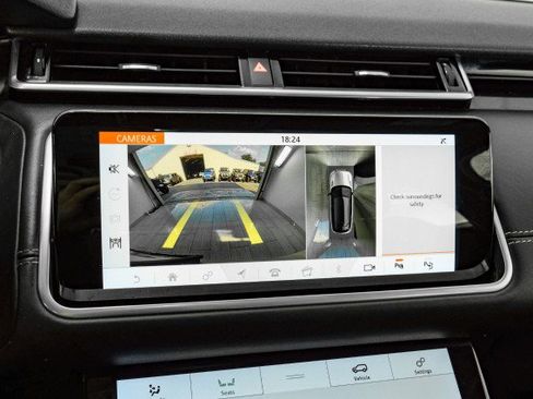 Used 2019 Land Rover Range Rover Velar R-Dynamic SE image 29