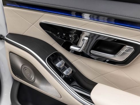 Used 2025 Mercedes-Benz S 580 4MATIC Sedan image 36