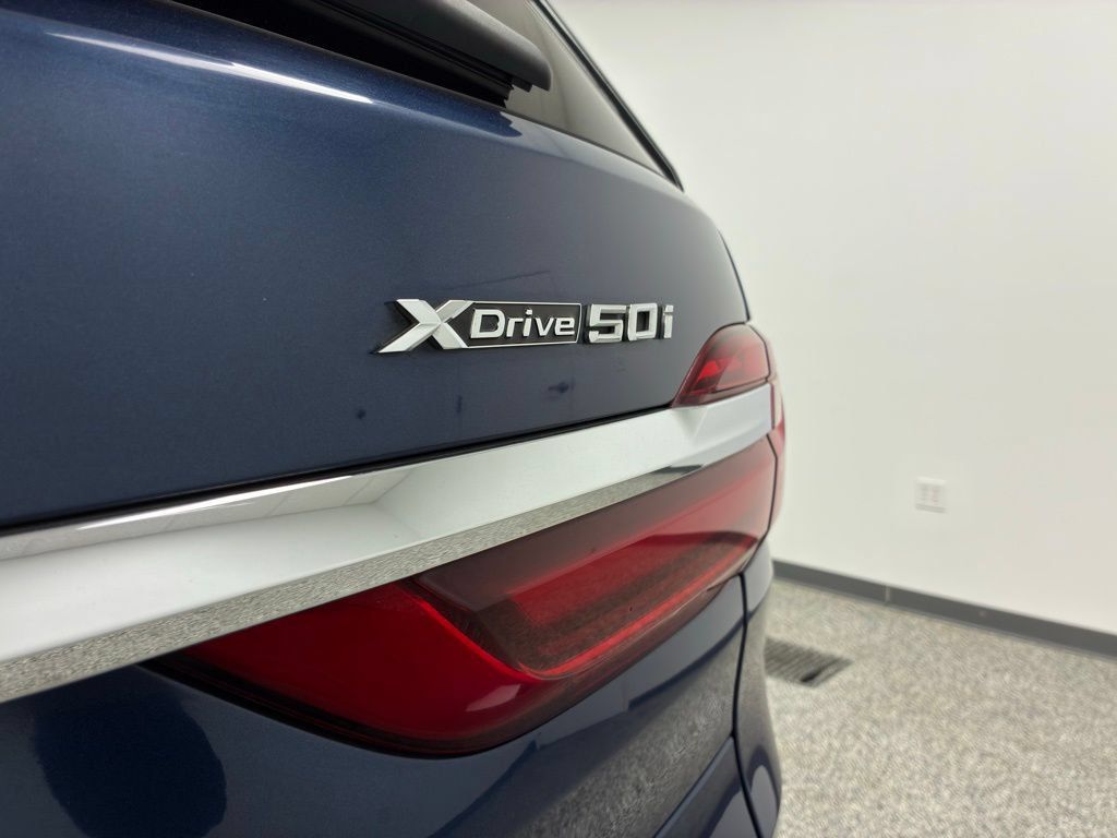 Used 2019 BMW X7 xDrive50i w/ Premium Package AWD/4WD image 17