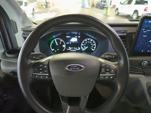 Used 2024 Ford E-Transit 148 Medium Roof image 12