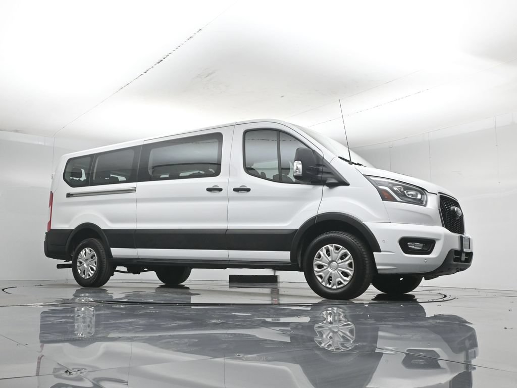 Used 2023 Ford Transit 350 XLT RWD image 3