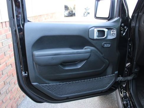 New 2026 Jeep Gladiator Rubicon w/ Steel Power Dome Hood Package AWD/4WD image 11