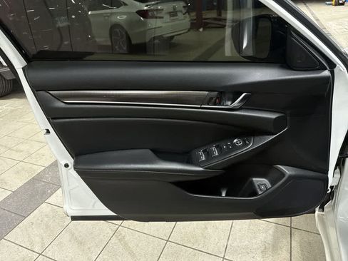 Used 2022 Honda Accord Sport image 29