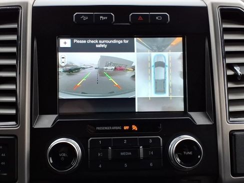 Used 2017 Ford F150 Platinum w/ Equipment Group 701A Luxury image 17