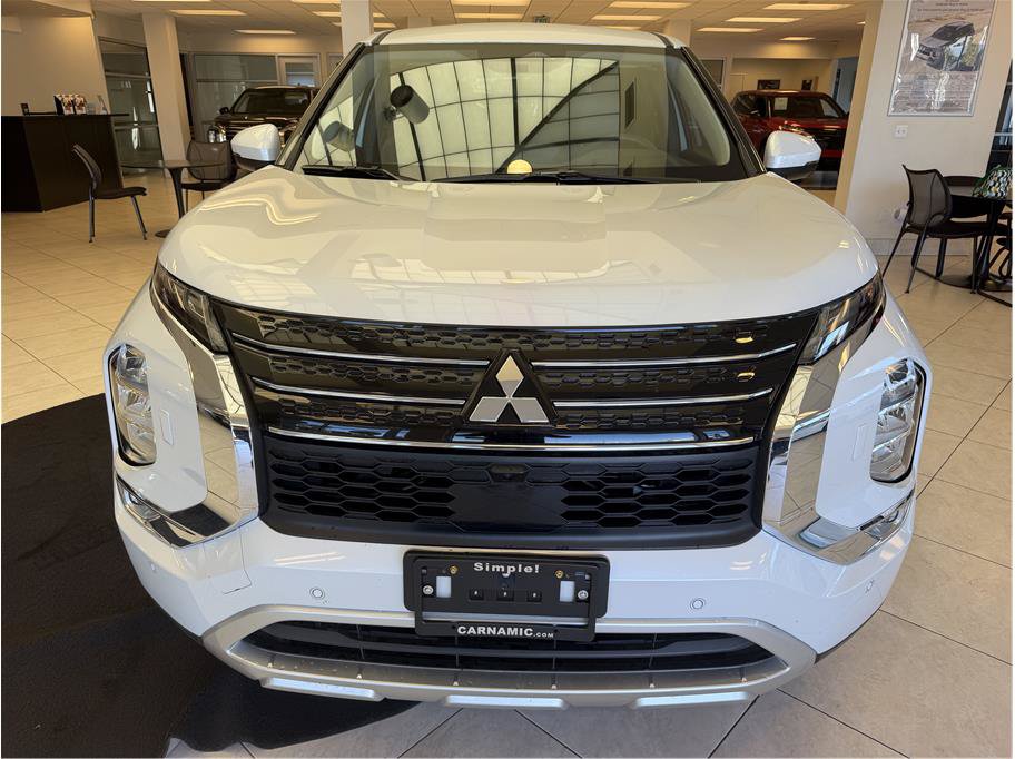 Used 2025 Mitsubishi Outlander Ralliart AWD/4WD image 2
