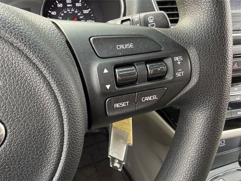 Used 2016 Kia Sedona LX w/ Option Group 020 image 18
