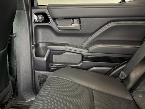 Used 2025 Toyota 4Runner Limited image 32