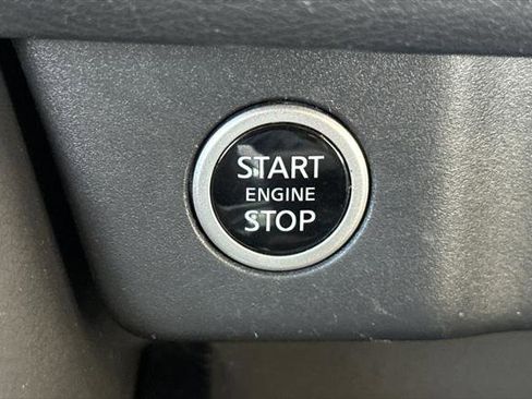 Used 2023 Nissan Rogue SV image 21