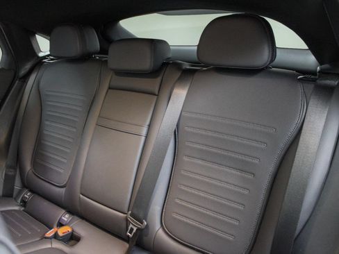 Used 2025 Mercedes-Benz GLC 300 4MATIC image 25