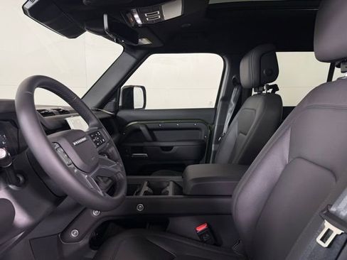 New 2026 Land Rover Defender 130 X-Dynamic SE image 6