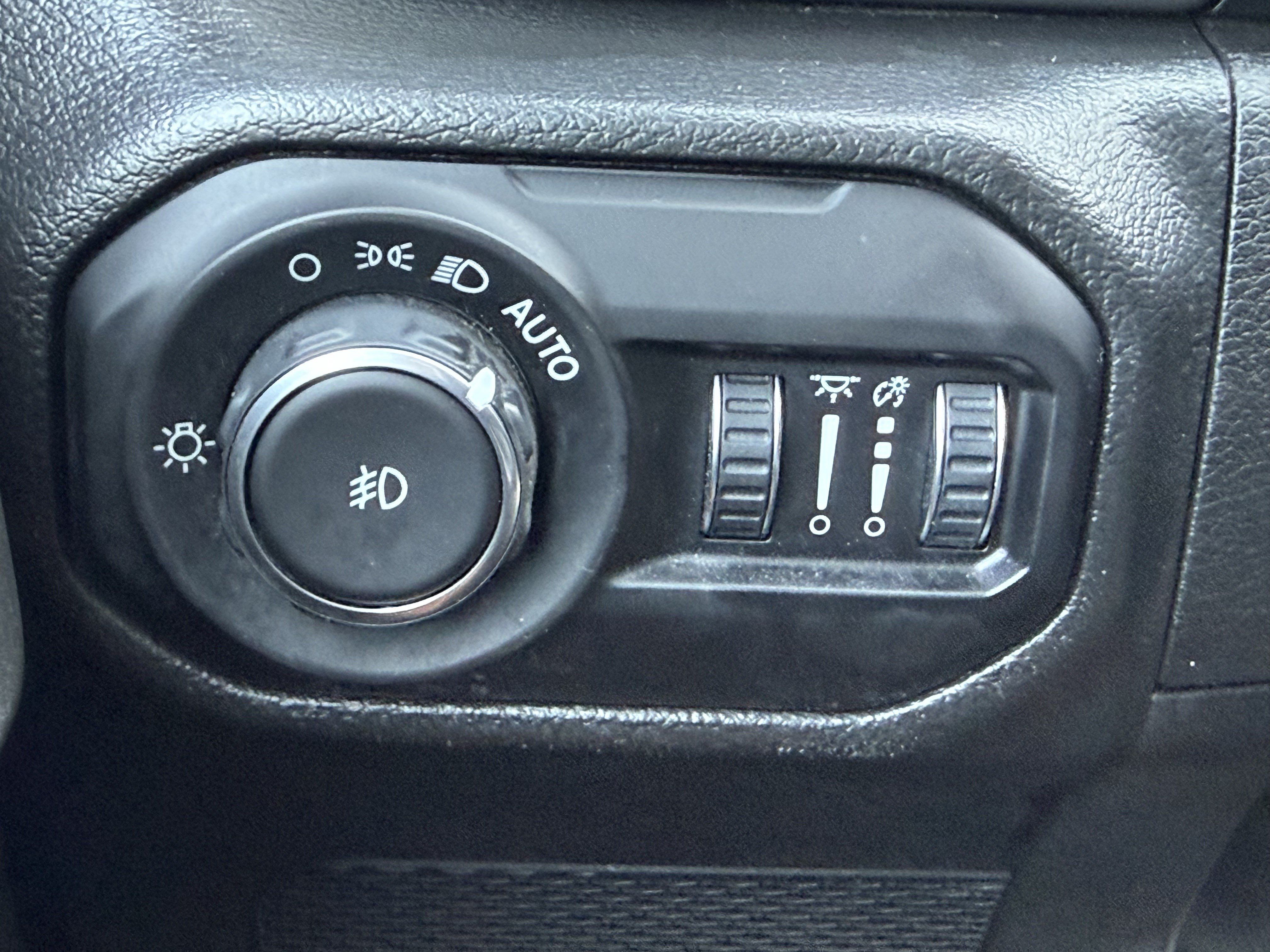 Used 2022 Jeep Wrangler Unlimited Sport AWD/4WD image 26