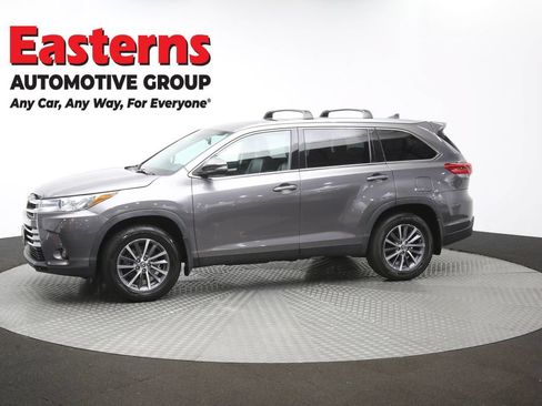 Used 2019 Toyota Highlander XLE AWD/4WD image 62