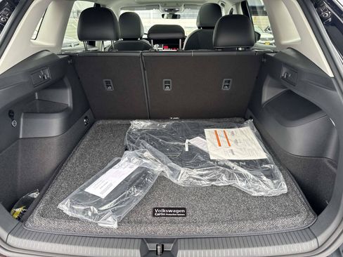New 2026 Volkswagen Tiguan SE FWD image 5