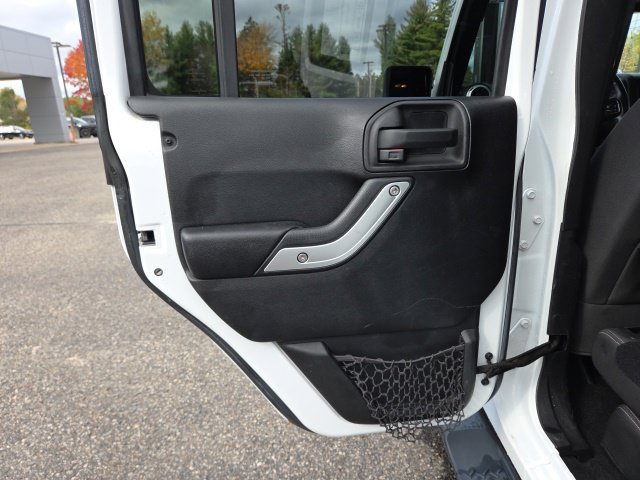 Used 2015 Jeep Wrangler Unlimited Sahara w/ Connectivity Group AWD/4WD image 42