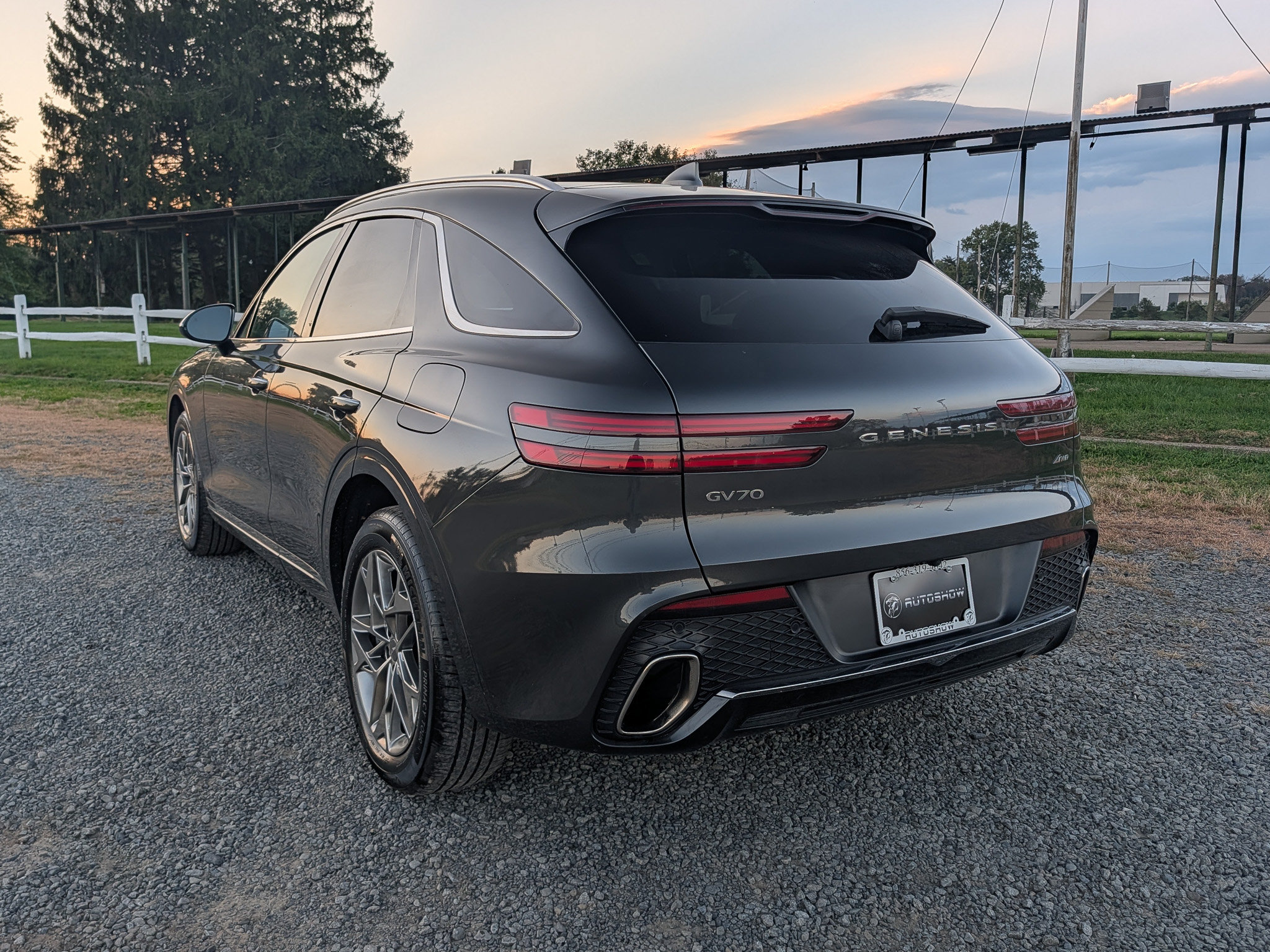Used 2025 Genesis GV70 2.5T AWD/4WD image 8