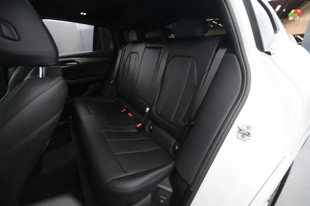Used 2021 BMW X4 xDrive30i w/ M Sport Package AWD/4WD image 44