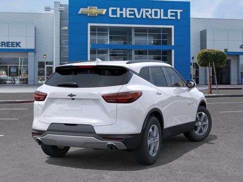 New 2026 Chevrolet Blazer LT w/ Convenience Package FWD image 4
