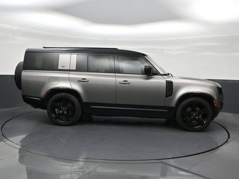 Used 2024 Land Rover Defender 130 X-Dynamic SE AWD/4WD image 6