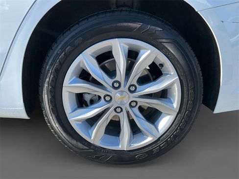 Used 2024 Chevrolet Malibu LT image 8