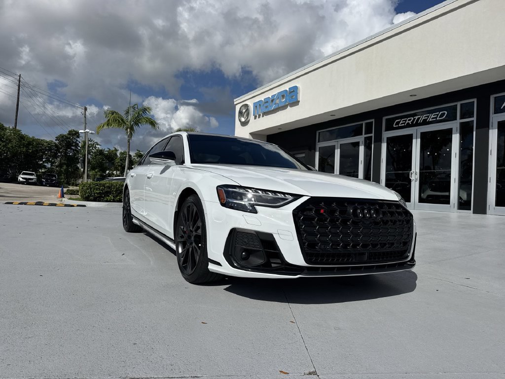 Used 2025 Audi S8 w/ Executive Package AWD/4WD image 30