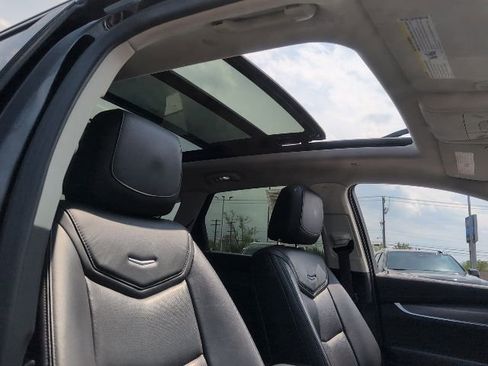 Used 2018 Cadillac XT5 Luxury w/ Driver Awareness Package AWD/4WD image 48