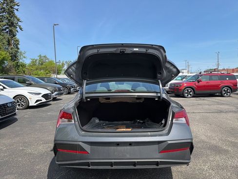 Used 2025 Hyundai Elantra Hybrid FWD image 12